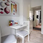 Schicke Altbauwohnung In Mitte 24-7 Check In Kiel
