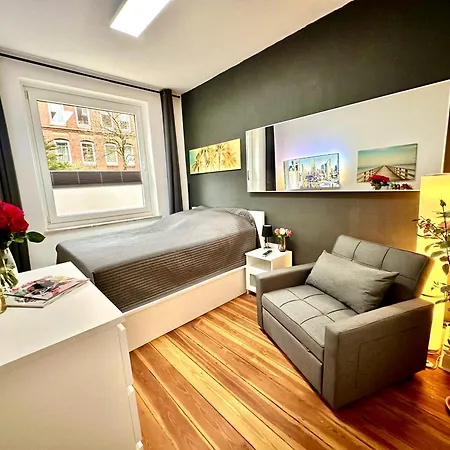 Schicke Altbauwohnung In Mitte 24-7 Check In Apartment Kiel