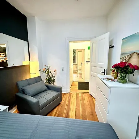 Schicke Altbauwohnung In Mitte 24-7 Check In
