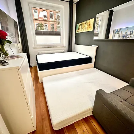 Schicke Altbauwohnung In Mitte 24-7 Check In Apartment