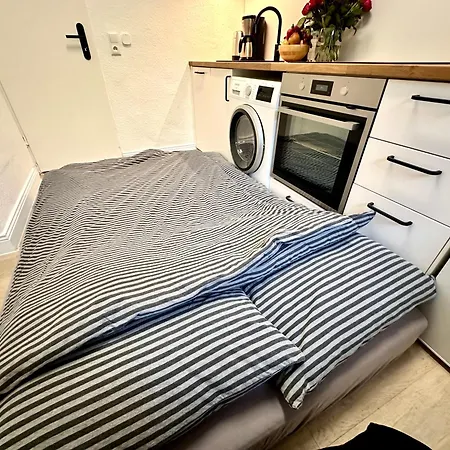 Schicke Altbauwohnung In Mitte 24-7 Check In