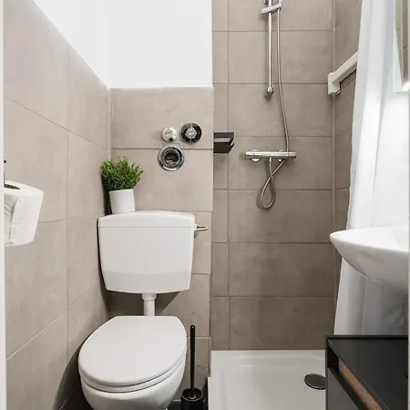 Schicke Altbauwohnung In Mitte 24-7 Check In Apartment
